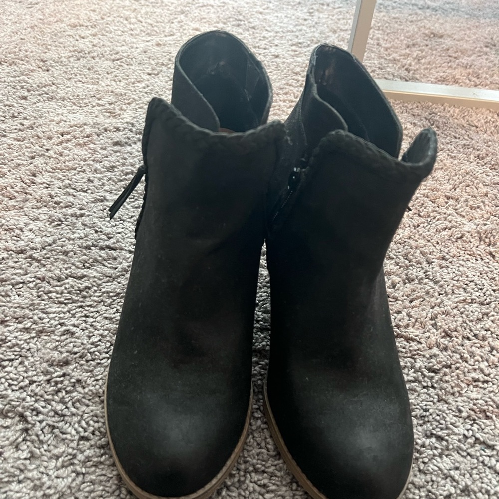 Black booties never worn wide width